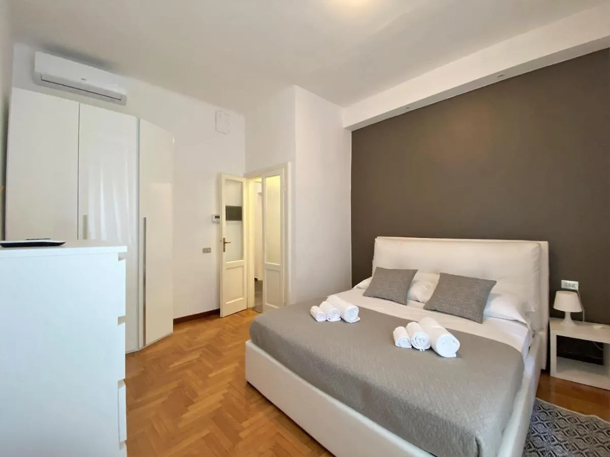 Via Benzi Apartment Como