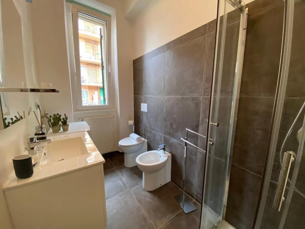 Via Benzi Apartment Como 0*,  Italy