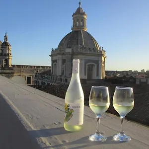 https://la-terrazza-di-santagata.taorminaitalyhotels.com